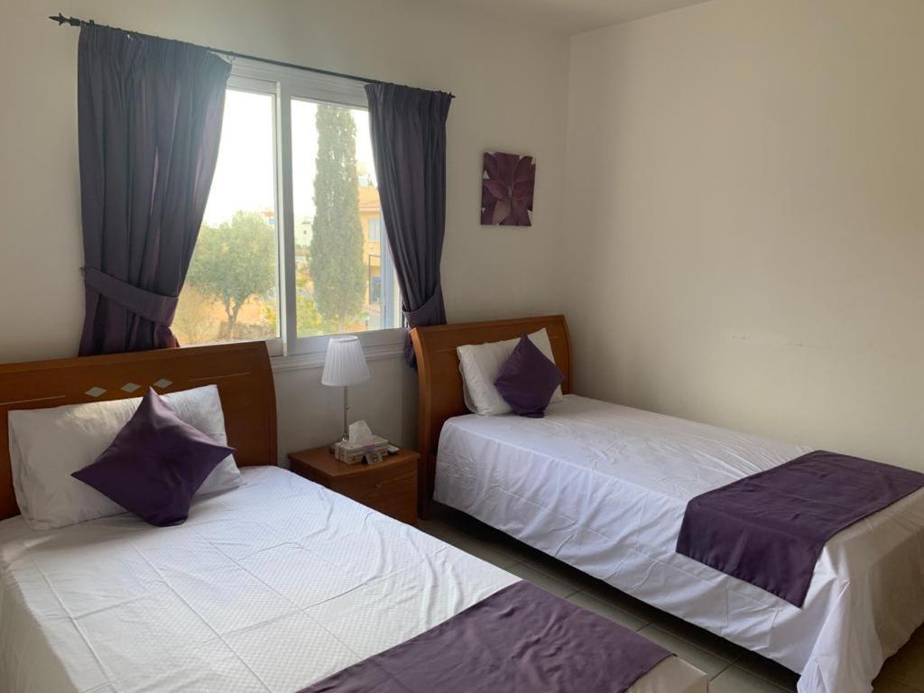 Regina Gardens - Spacious 3 Bed, 2 Bath Maisonette Holiday home