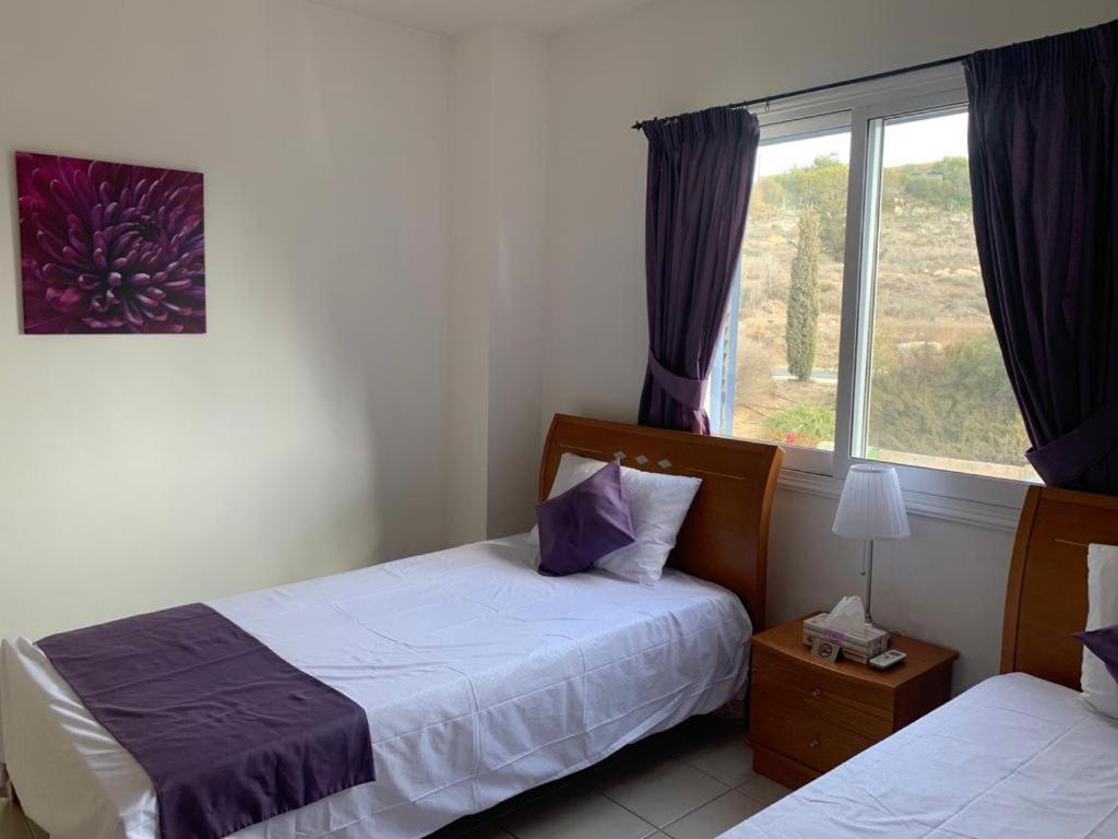 Regina Gardens - Spacious 3 Bed, 2 Bath Maisonette